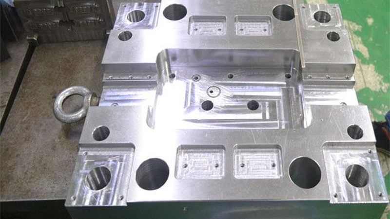 上海模具定制加工：价格构成与影响因素解析
