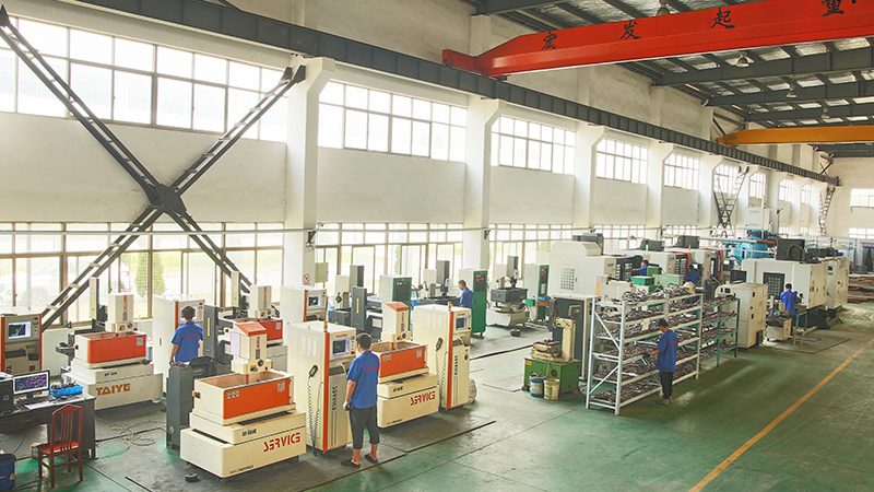 小型精密模具加工定制：关键工艺与选型要点